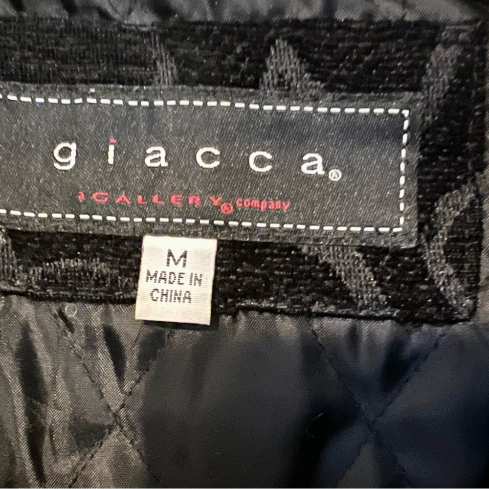 Beautiful Flowered Patterned Jacket, Barely Worn.… - image 2